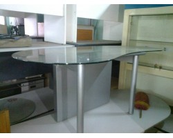 Thanh Lý Bàn Trưởng Phòng Mặt Kiếng Chân Sắt